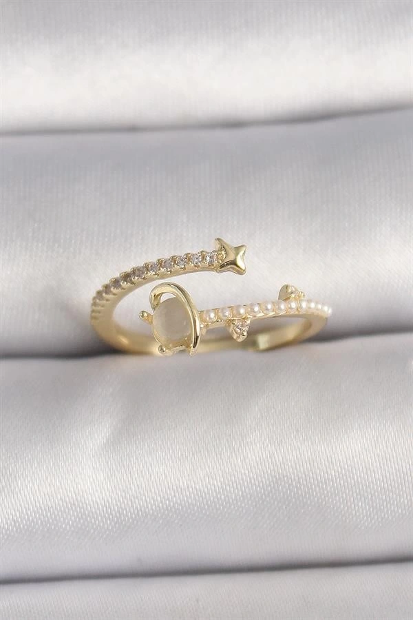 Pirinç Gold Renk Zirkon Taşlı Beyaz Mineli Yıldız Detaylı Ayarlanabilir Kadın Yüzük