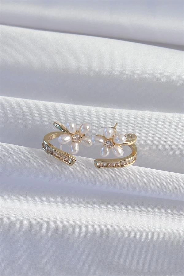 Pirinç Gold Renk Zirkon Taşlı Kıvrımlı İnci Çiçek Küpe