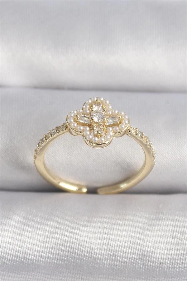 Pirinç Gold Renk Zirkon Taşlı Yonca Model İnci Detay Kadın Yüzük