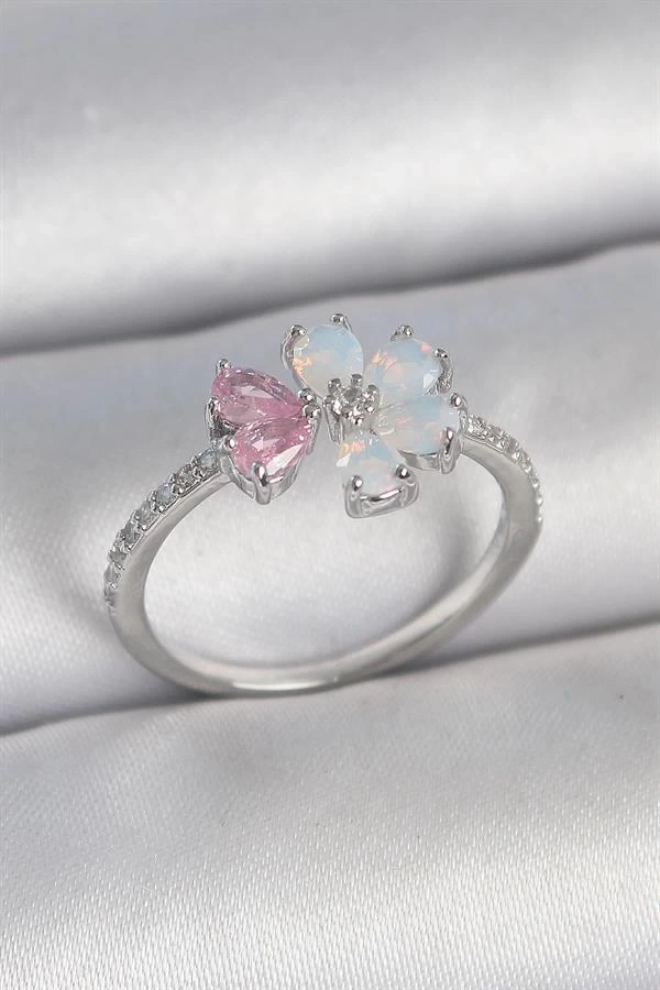 Pirinç Gümüş Renk Beyaz Mineli Pembe Zirkon Taşlı Çiçek Model Kadın Yüzük