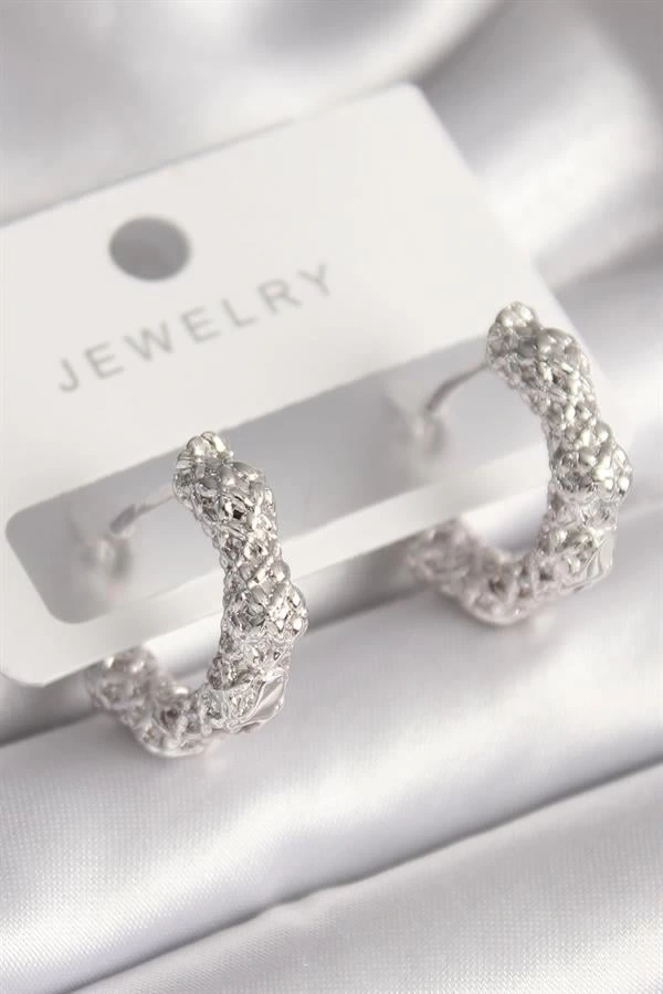 Pirinç Gümüş Renk Örme Halka Model Kadın Küpe