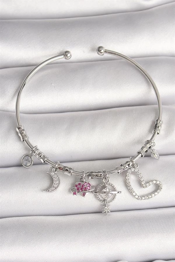 Pirinç Gümüş Renk Sallantı Zirkon Taşlı Gezegen Figür Kalp Detay Charm Kadın Bileklik