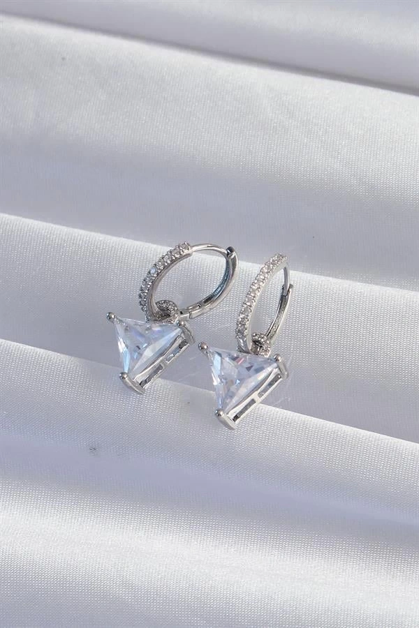 Pirinç Gümüş Renk Üçgen Zirkon Taşlı Sallantılı Halka Küpe