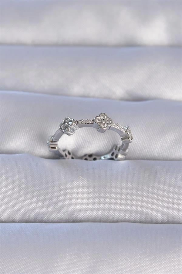 Pirinç Gümüş Renk Zirkon Taşlı Yonca Model Ayarlanabilir Yüzük