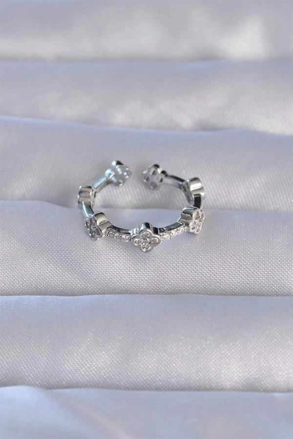 Pirinç Gümüş Renk Zirkon Taşlı Yonca Model Ayarlanabilir Yüzük