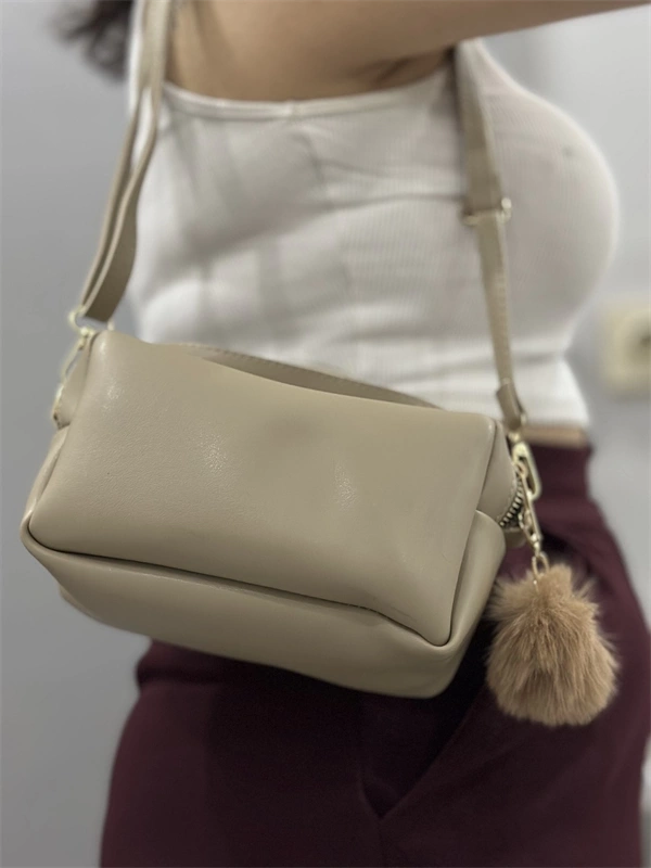 Ponpon vizon cilt çanta