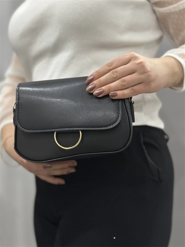 Siyah cilt mossi çanta