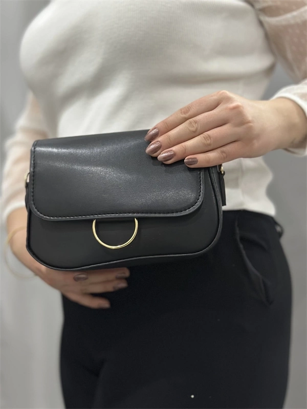 Siyah cilt mossi çanta