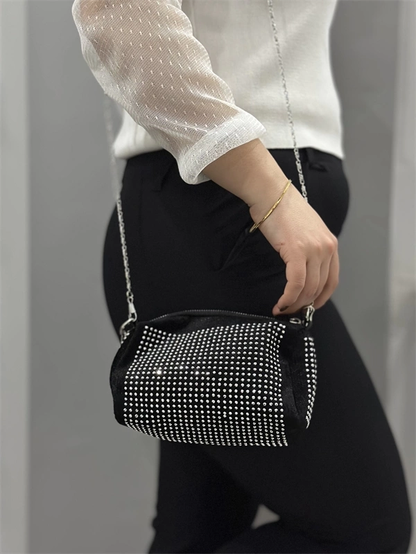 Taşlı siyah cilt çanta