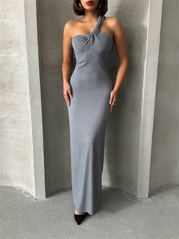 Tek omuz pliseli elbise