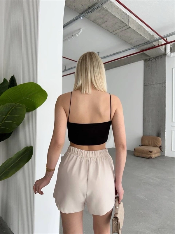 Tek yırtmajlı şort etek