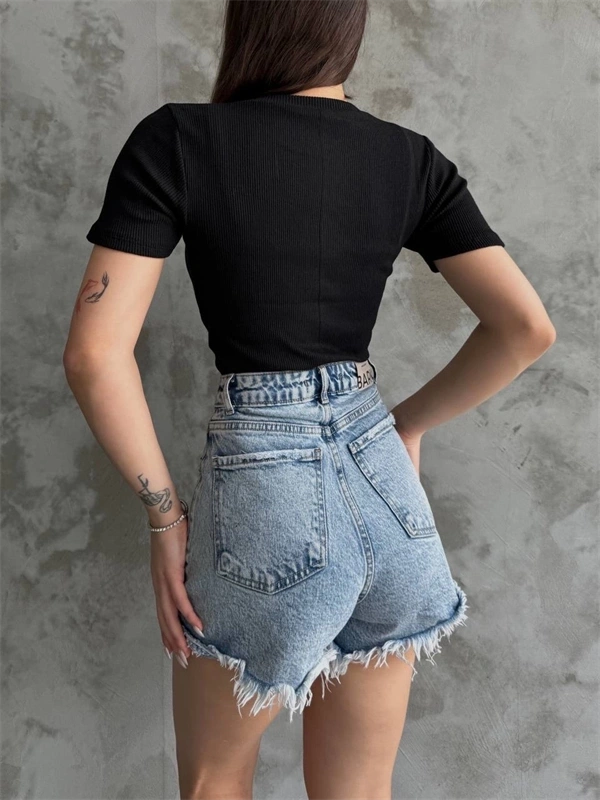 Üçlü kalp nakışlı bluz