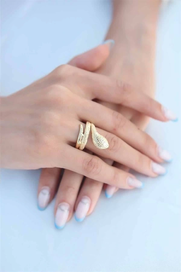 Yılan Figürlü Gold Renk Kadın Yüzük