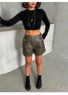 İki düğmeli pileli şort