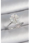 Pirinç Gümüş Renk Beyaz Mineli Çiçek Model Zirkon Taş Detay Kadın Yüzük