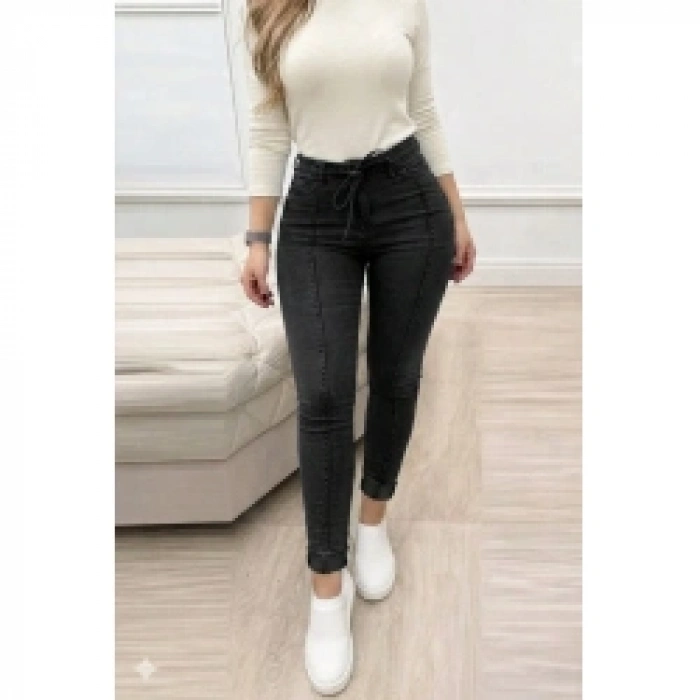 Kadın Yüksek Bel Belden Kuşaklı Yırtık Detaylı Kot Pantolon