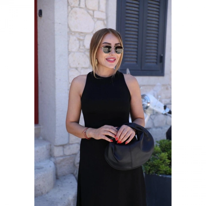 Kadın Omuzlardan Açık Arkadan Aksesuar Detaylı Yırtmaçlı Janjan Krep Elbise