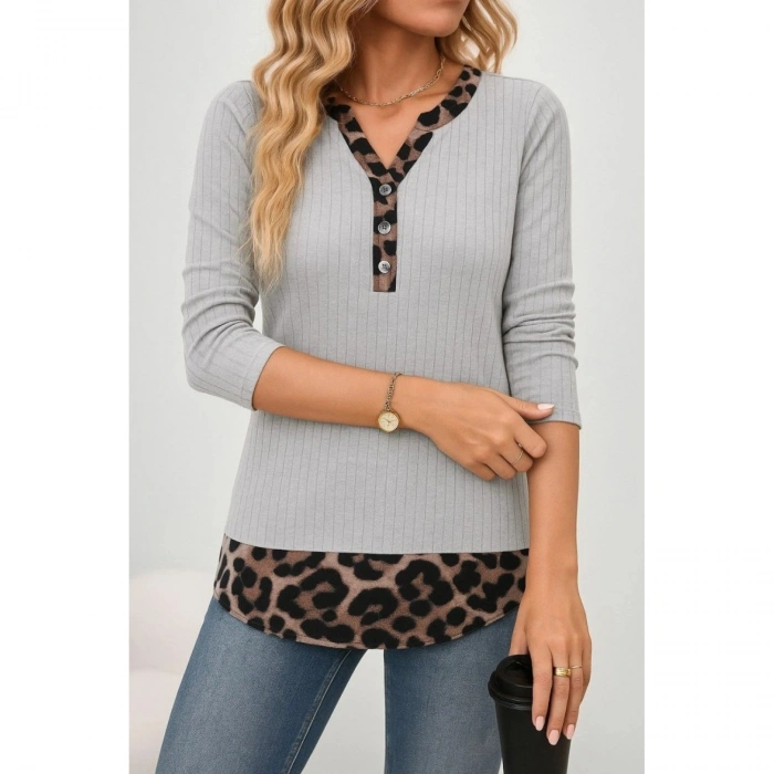 Kadın Uzun Kollu Yakadan Düğmeli Leopar Detaylı Kaşkorse Bluz