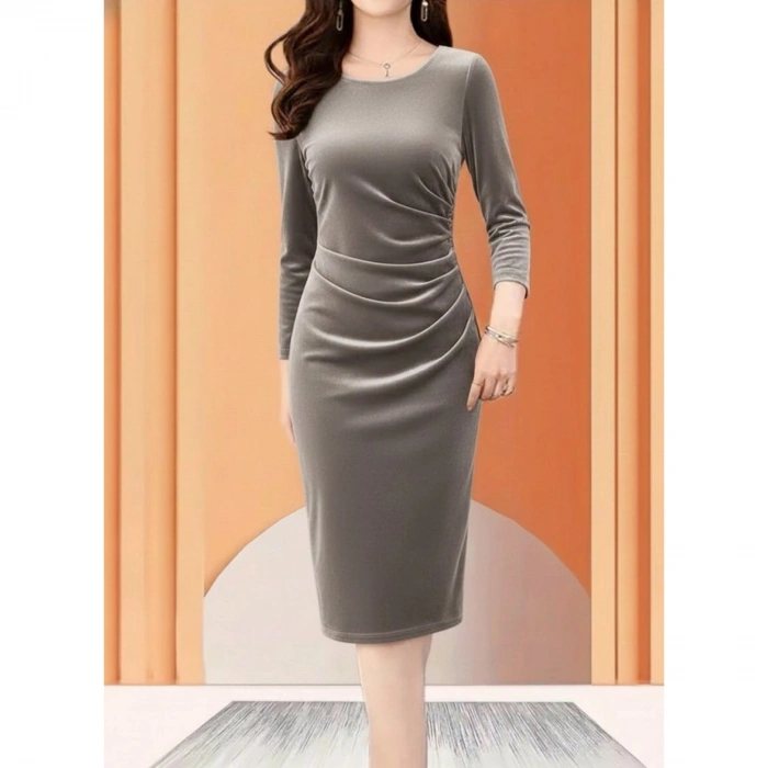 Kadın Uzun Kollu Bot Yaka Yanı Taş Detaylı Midi Kadife Elbise