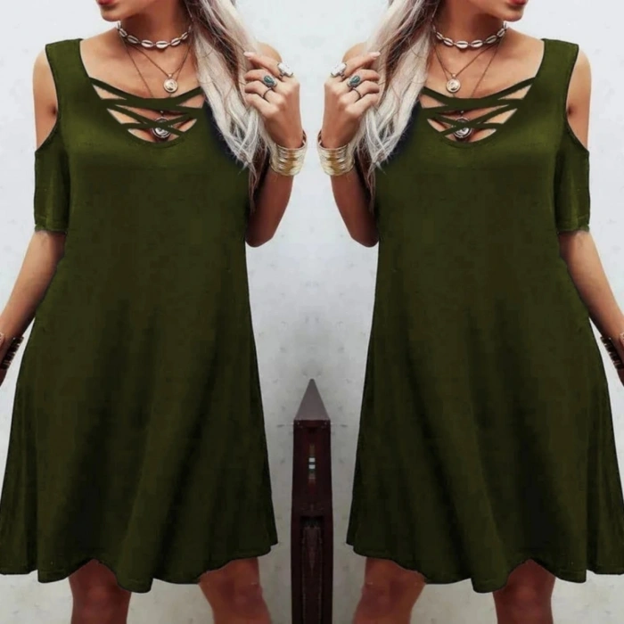 Dekolteli Bağcık Detay Viskon Kumaş Elbise