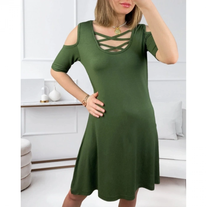 Dekolteli Bağcık Detay Viskon Kumaş Elbise