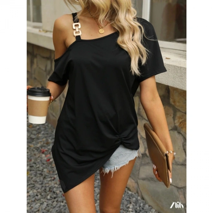 Kadın Tek Omuzu Açık Toka Detaylı Viskon Bluz