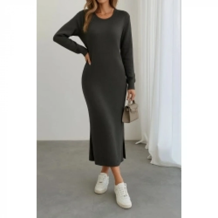 Kadın Uzun Kollu Bisiklet Yaka Yırtmaç Detay Triko Midi Boy Elbise