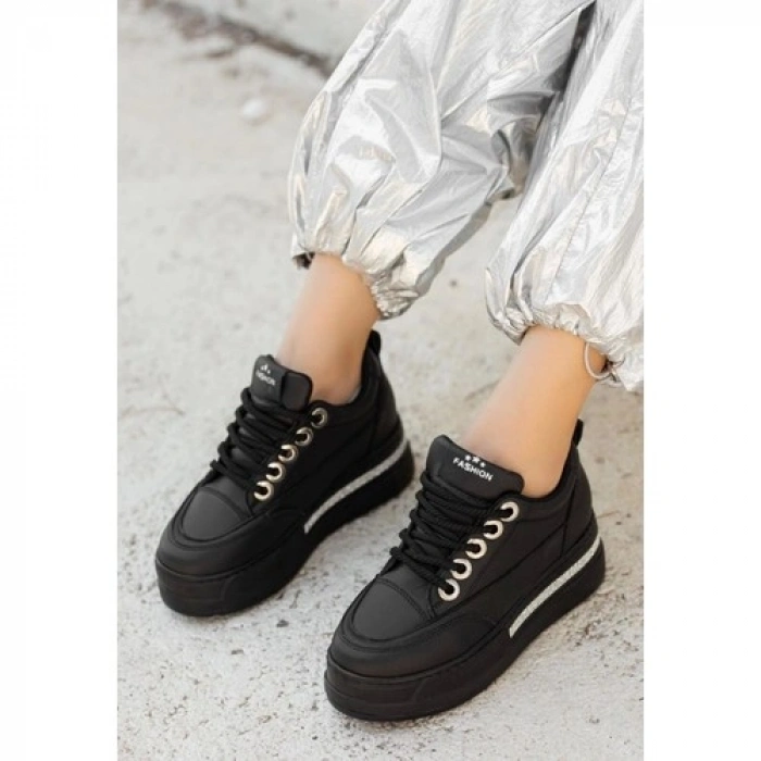 Erbilden Lulu Siyah Cilt Bağcıklı Spor Ayakkabı