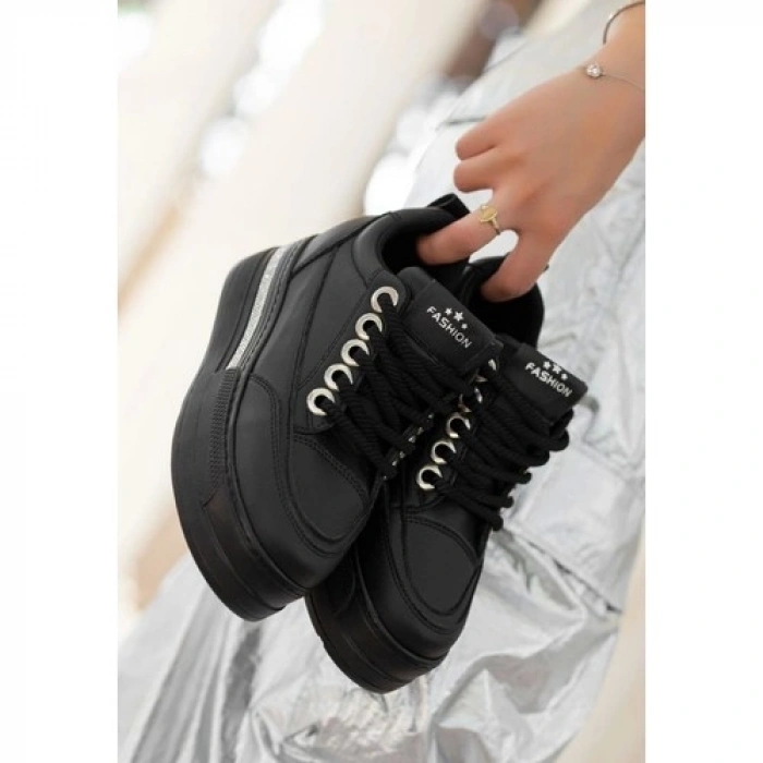 Erbilden Lulu Siyah Cilt Bağcıklı Spor Ayakkabı