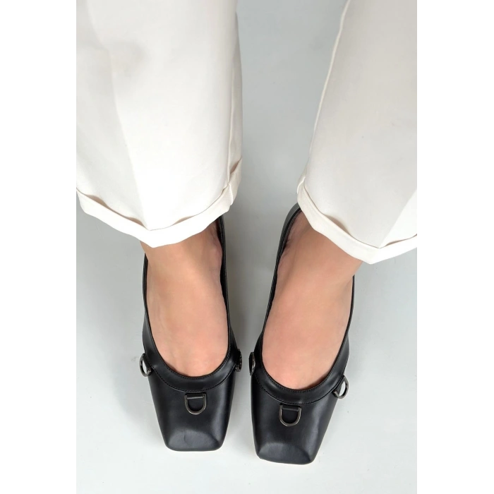 Cande Siyah Cilt Topuklu Ayakkabı