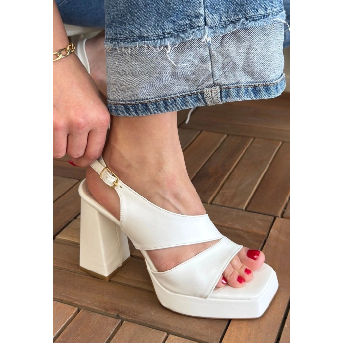 Cica Beyaz Cilt Topuklu Ayakkabı