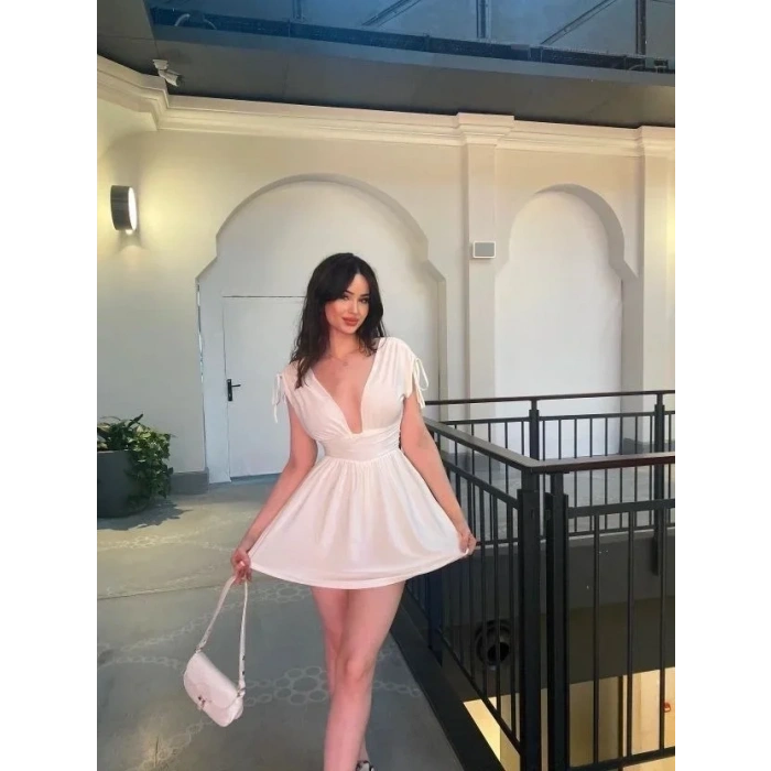 Derin V Yaka Etek Görünümlü Şortlu Elbise Drapeli Mini Yazlık - Beyaz