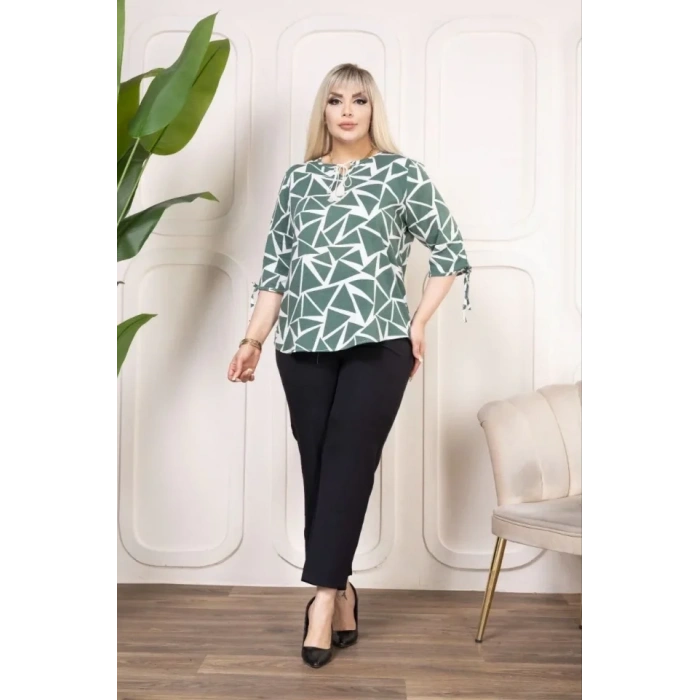 Desenli Püsküllü Viskon Bluz Bebe Yaka Kısa Kollu Big Size Rahat Kesim - Desenli