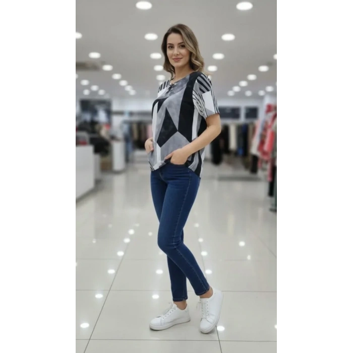 Desenli Püsküllü Viskon Bluz Bebe Yaka Kısa Kollu Big Size Rahat Kesim - Desenli