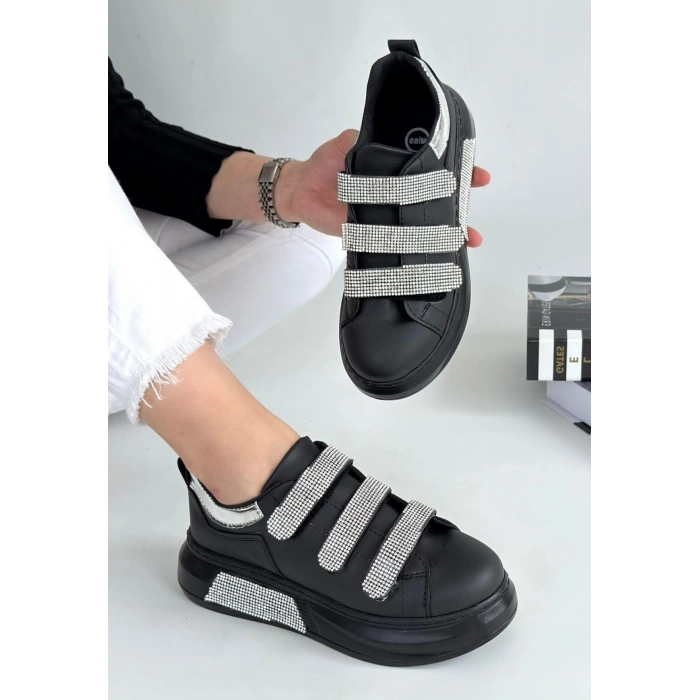 Elika Siyah Cilt Cırt Cırtlı Spor Ayakkabı