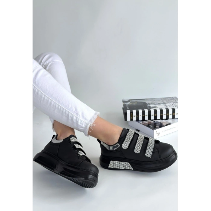 Elika Siyah Cilt Cırt Cırtlı Spor Ayakkabı