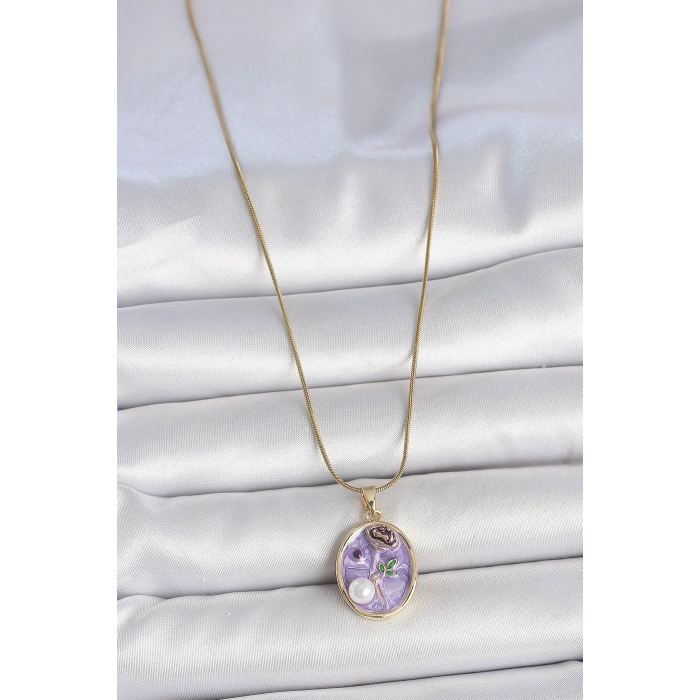 Erb 316L Çelik Gold Renk Zincir Mor Çiçek İşlemeli İnci Detay Portre Model Kadın Kolye