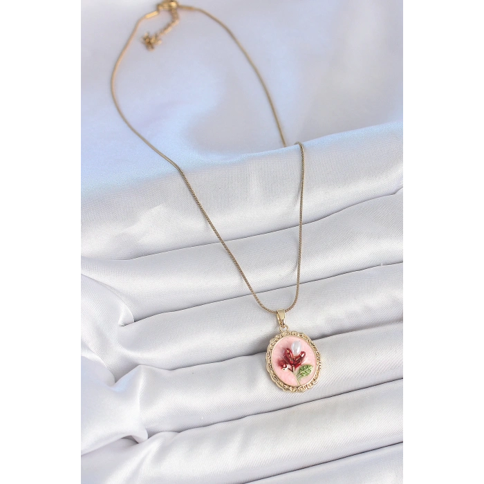 Erb 316L Çelik Gold Renk Zincir Pembe Mineli İncili Çiçek İşlemeli Portre Model Kadın Kolye