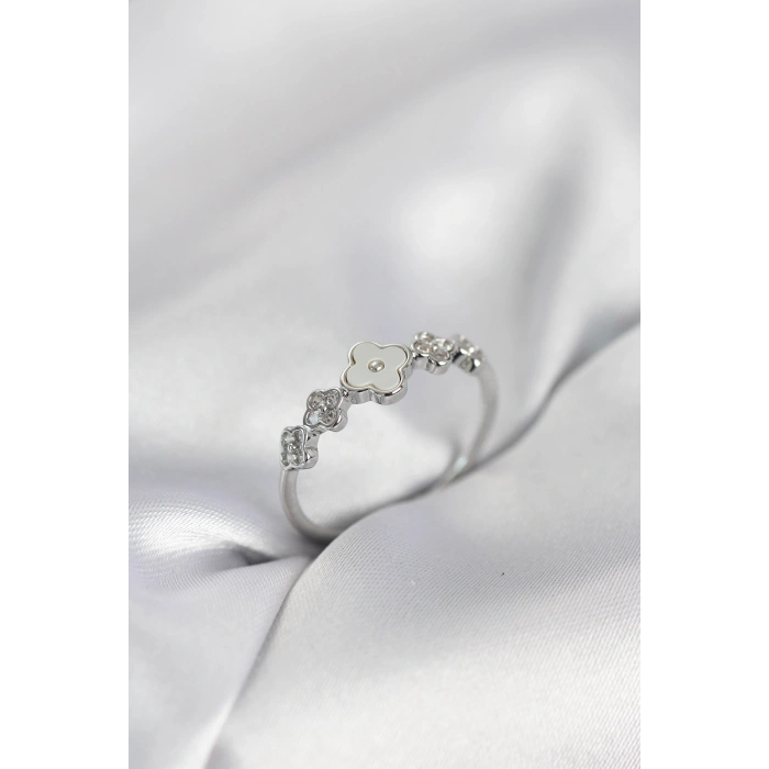 Erb Gümüş Renk Minimal Yonca Ve Zirkon Taşlı Kadın Yüzük