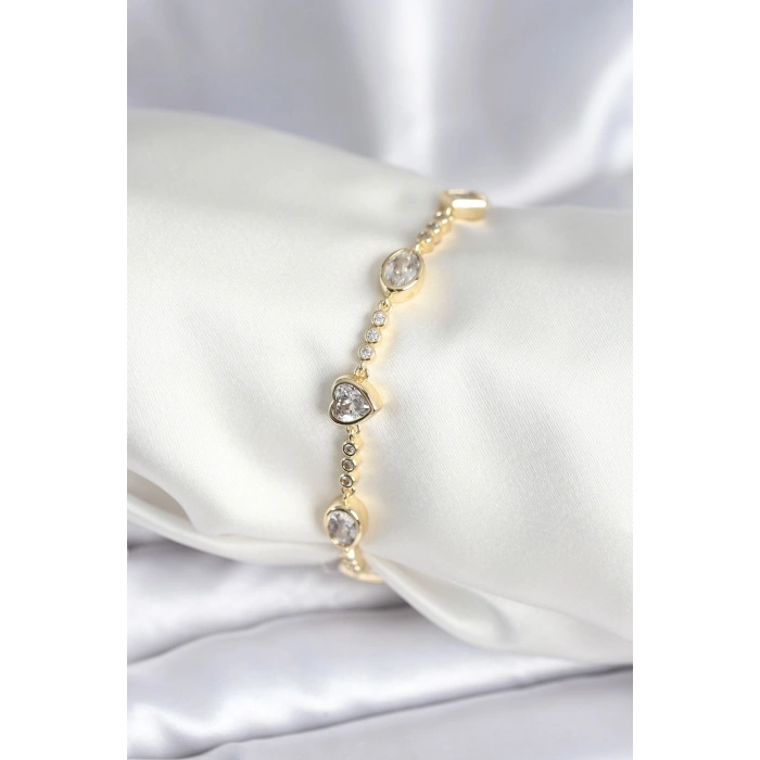 Erb Pirinç Gold Renk Zirkon Taşlı Kalpli Model Kadın Bileklik