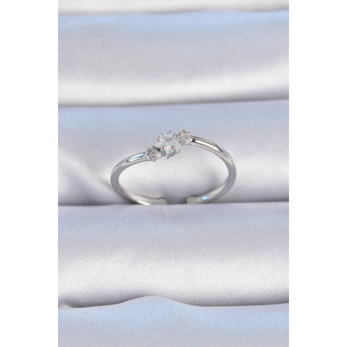 Erb Pirinç Gümüş Renk Çiçek Model Zirkon Taş Detay Kadın Yüzük