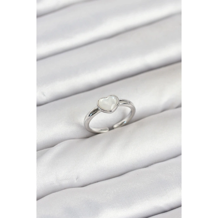 Erb Pirinç Gümüş Renk Kalpli Kadın Yüzük