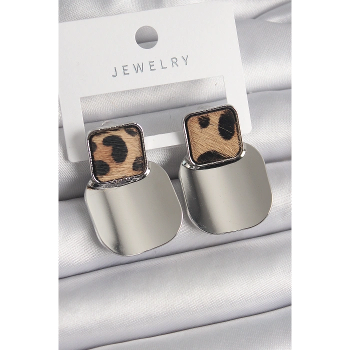 Erb Pirinç Gümüş Renk Kare Plaka Leopar Desenli Kadın Küpe