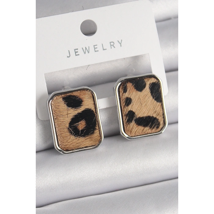 Erb Pirinç Gümüş Renk Leopar Desenli Kare Model Kadın Küpe