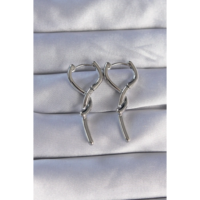 Erb Pirinç Gümüş Renk Sarmal Çubuk Tasarımlı Uzun Küpe