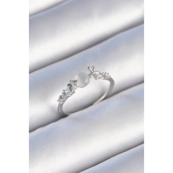 Erb Pirinç Gümüş Renk Zirkon Taşlı Beyaz Mineli Kelebek Detay Kadın Yüzük