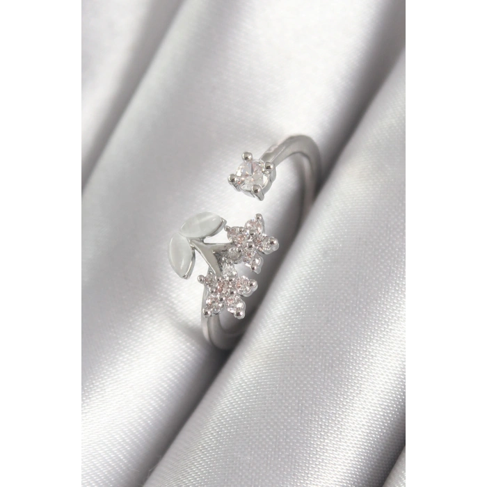 Erb Pirinç Gümüş Renk Zirkon Taşlı Çiçek Model Kadın Yüzük