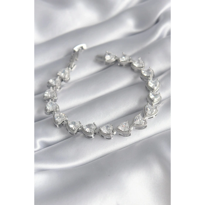 Erb Pirinç Gümüş Renk Zirkon Taşlı Kalp Model VIP Seri Kadın Bileklik