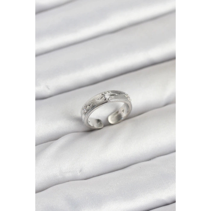 Erb Pirinç Gümüş Renk Zirkon Taşlı Kutup Yıldızı Model Kadın Yüzük