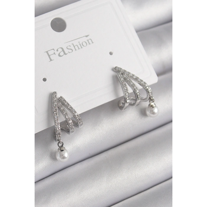 Erb Pirinç Gümüş Renk Zirkon Taşlı Pençe Model İnci Detay Kadın Küpe